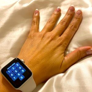 Apple Watch barely used, series 3.